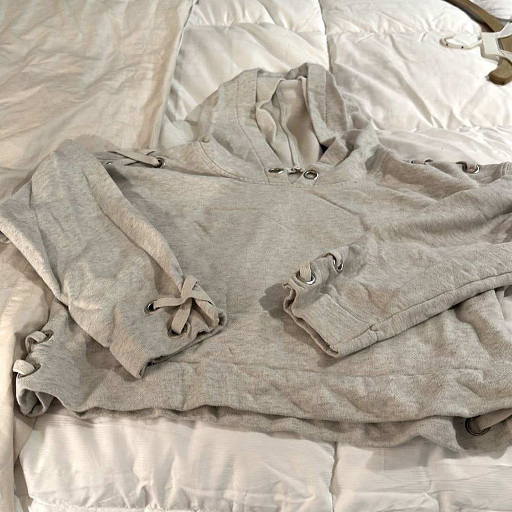 Cropped hooded sweatshirt